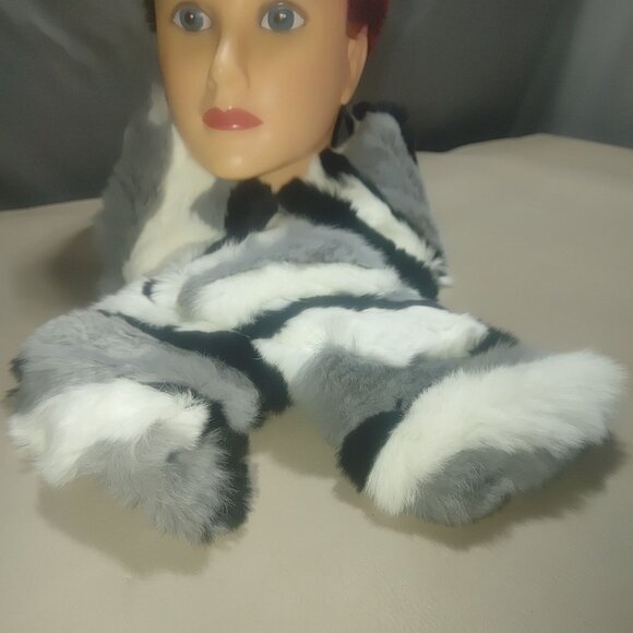 Love Token Scarf Black White Grey Kathleen Rabbit Pull Through OS Rex Rabbit Fur - Picture 2 of 11